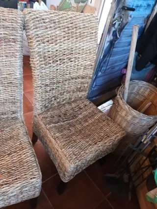 4 sillas de comedor de mimbre. Precio total