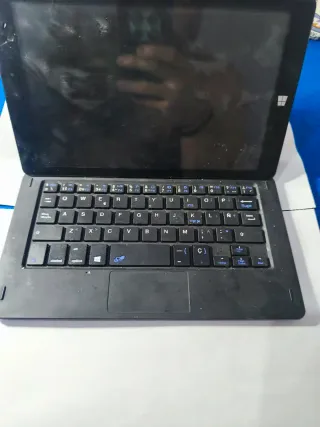 Tablet Sunstech 2 en 1 con Teclado Negro
