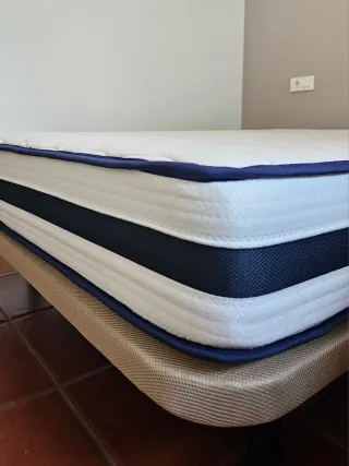 Base tapizada + Colchón 135x190 cm.