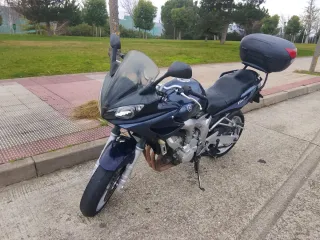 Moto Deportiva Azul Oscuro