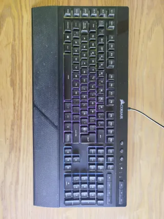 Teclado Corsair K55 RGB Gaming