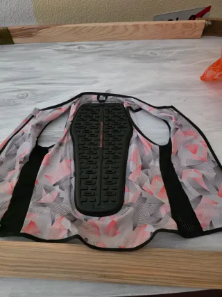 Proteccion niño para nieve o ciclismo nuevo