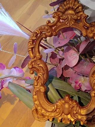 Marco decorativo dorado envejecido