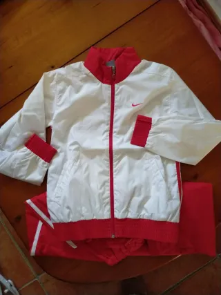 Chándal Retro Nike Blanco y Rojo, talla para 14 añ