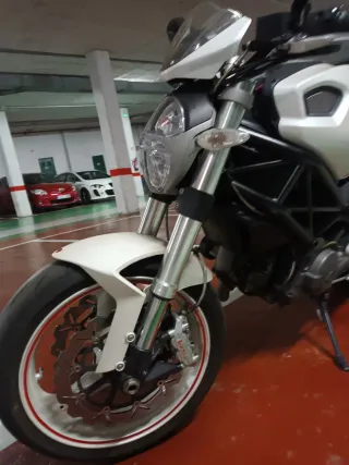 Ducati Monster 696+ 2010