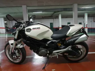 Ducati Monster 696+ 2010