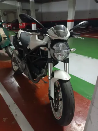 Ducati Monster 696+ 2010