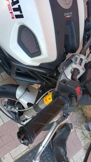 Ducati Monster 696+ 2010