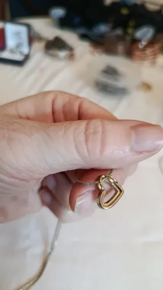 Collar Corazón con piedras transparentes