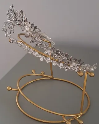 Tiara Novia Brillante