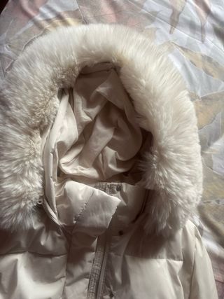 Abrigo Oysho blancocrema talla S con capucha nuevo