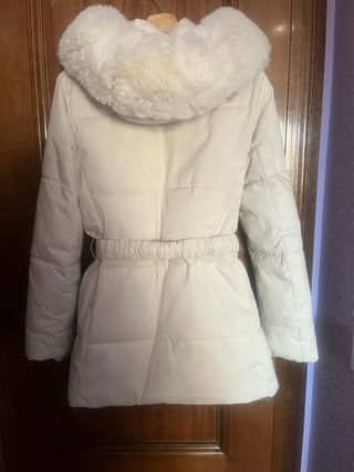 Abrigo Oysho blancocrema talla S con capucha nuevo