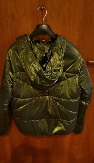 Piumino verde effetto metallizzato 16 anni.