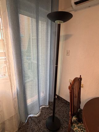 Lámpara de pie moderna