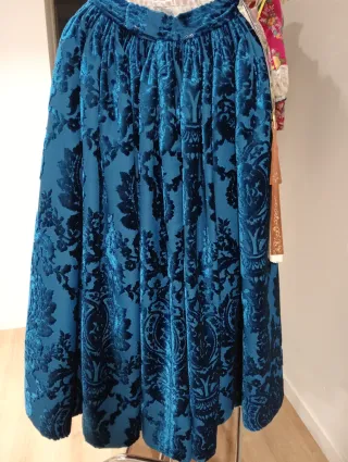 Traje Fallera Niña Talla 8-10. Tiene una puesta.
