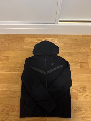 Chaqueta Nike Tech Negra