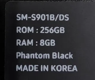 Samsung Galaxy S22 Nero con scatola, cavo e custodia