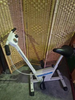 Bicicleta Estática Blanca