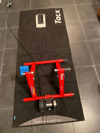 Rodillo Tacx para bici de carretera