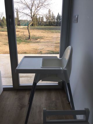 Trona IKEA Blanca con Bandeja