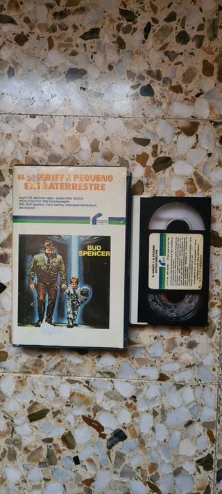 El Sheriff y el Pequeño Extraterrestre