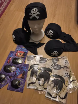 4 Pack Disfraz Pirata: Gorro, Parche y Barba