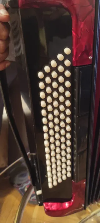 Acordeón Hohner Bravo III 80 Rojo