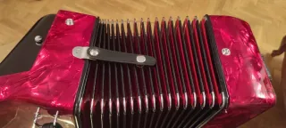 Acordeón Hohner Bravo III 80 Rojo