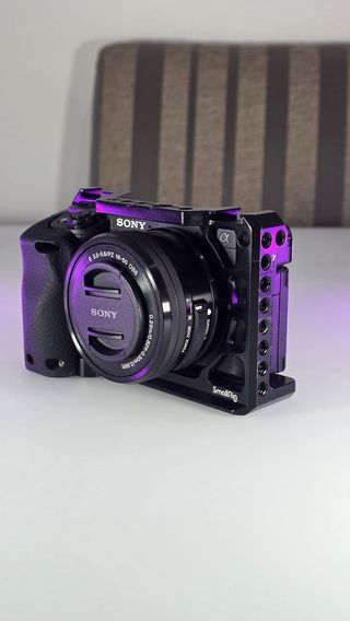 Sony a6400 + Objetivo + Smallrig