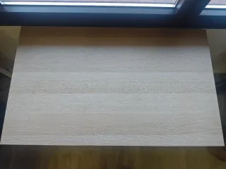 Escritorio IKEA madera efecto roble/blanco