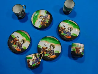 Juego de tazas y platos de ceramica