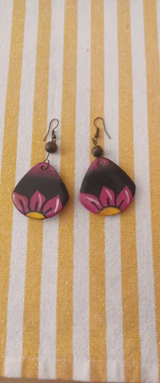 Orecchini goccia legno dipinti