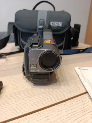 Sony Handycam Hi8 CCD-TR640E