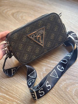 Bolso Guess Marrón y Dorado