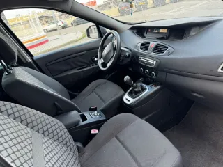 Renault Grand Scenic 2016