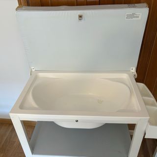 Cambiador bebé con bañera