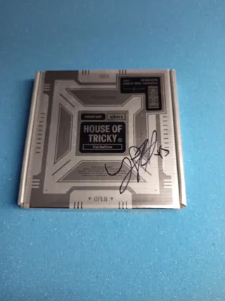 Xikers House of Tricky: Trial and error (Firmado)