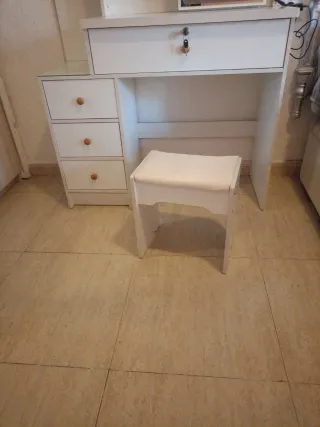 Tocador blanco con luz LED y espejo