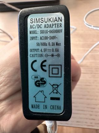 Adaptador de corriente negro