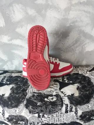 Nike Dunk Low Rojas y Blancas