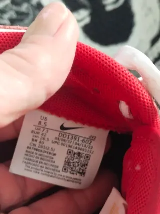 Nike Dunk Low Rojas y Blancas