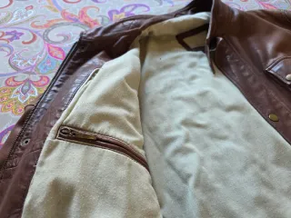 Cazadora de Piel Marrón. Talla 52