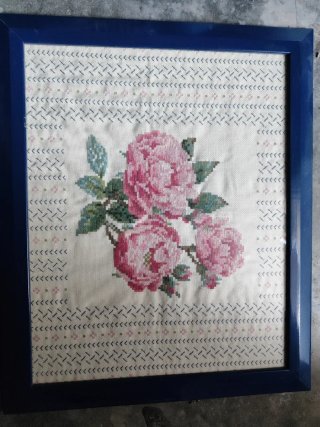Cuadro Punto de Cruz Rosas y Marco Azul
