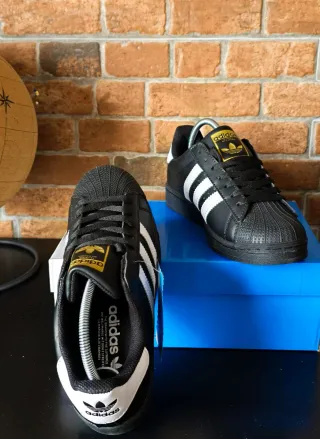 Adidas Superstar Preto e Branco