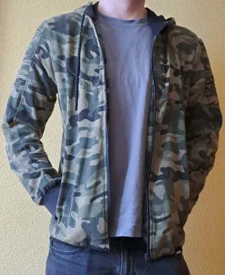 Sudadera Camuflaje con Capucha y Cremallera