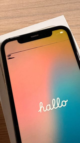 iPhone 11 256GB Blanco + Auriculares y 3 Fundas