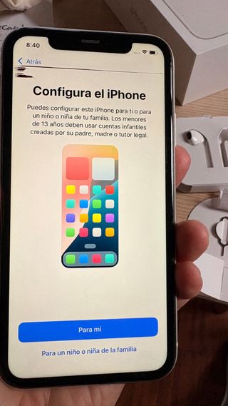 iPhone 11 256GB Blanco + Auriculares y 3 Fundas