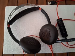 Auriculares Poly con Micrófono Plantronics
