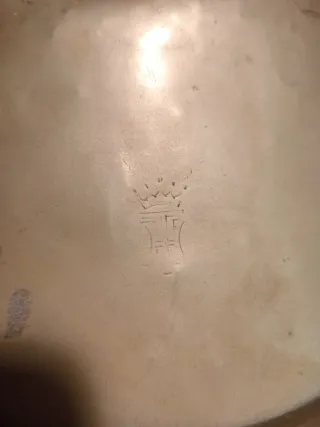 Tapa antigua para servir comida