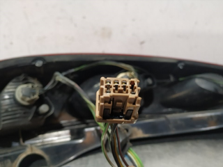 PILOTO TRASERO DERECHO NISSAN ALMERA TINO (V10M)